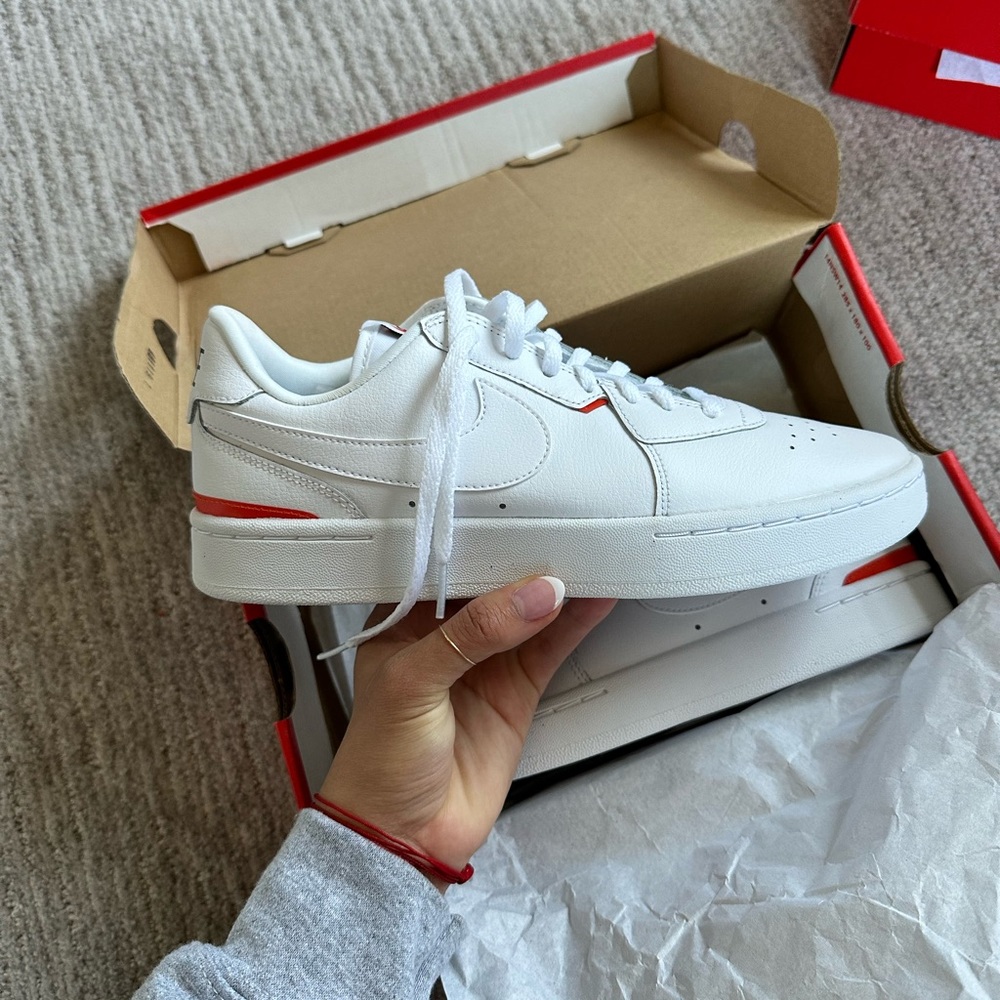 NEVER WORN- Nike Court Blanc- Sz 8